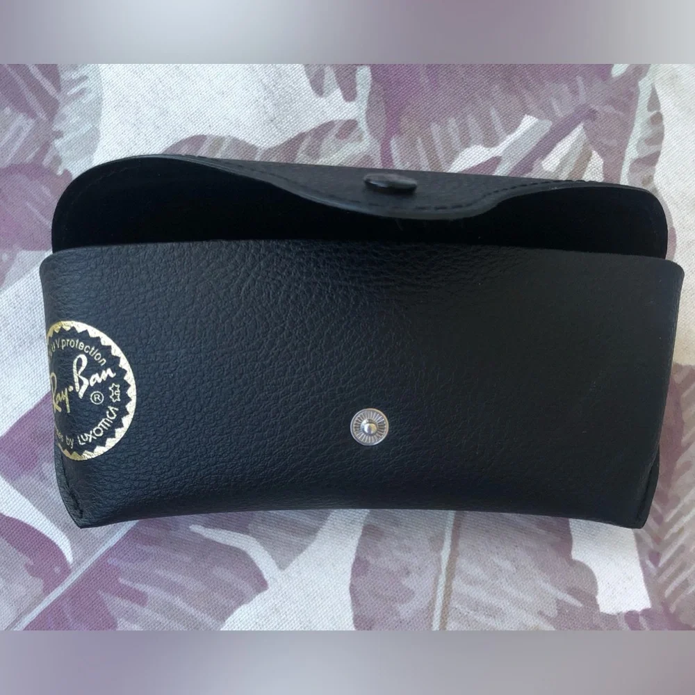 Ray Ban Aviator Sunglass  Protective Case And Cleaning Cloth Black EUC